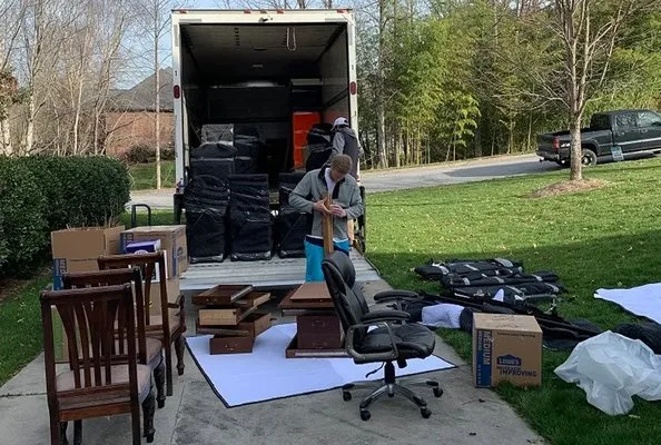 In & Out Moving & Delivery LLC