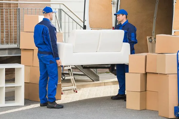 828 Movers LLC
